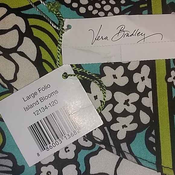 Island blooms large folio by Vera Bradley - Picture 3 of 3